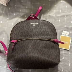 Michael Kors Dallas Wild Berry Med Backpack